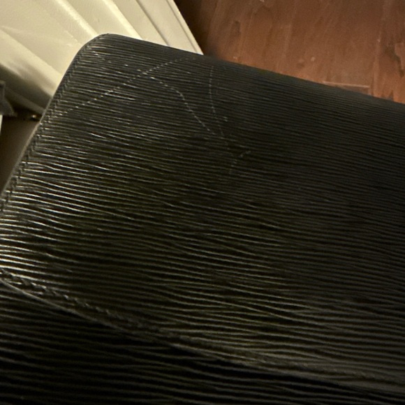 LOUIS VUITTON Epi Grenelle Shoulder Bag Black - Picture 16 of 16